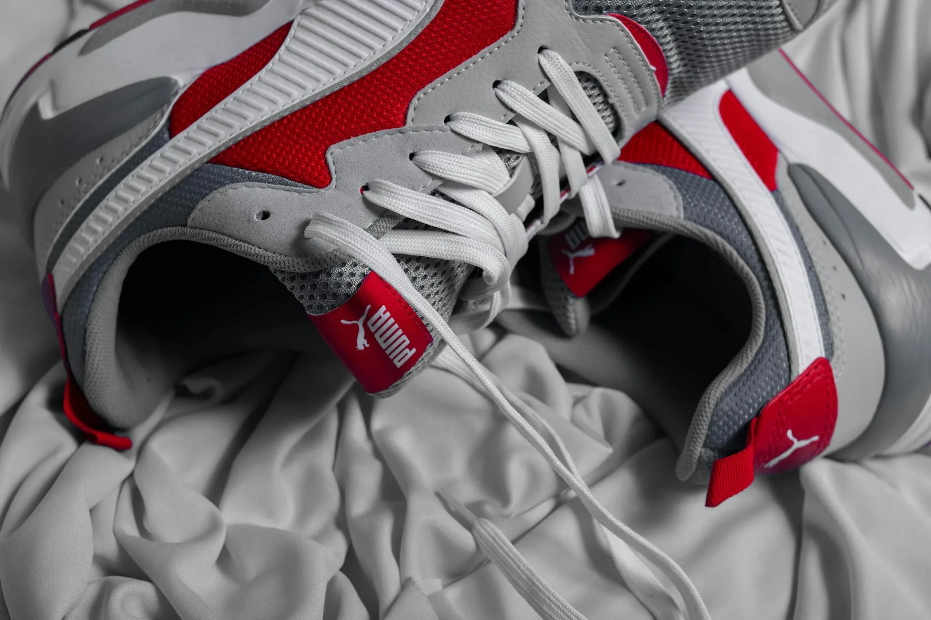 Sport court shoes with grip sole for indoor surfaces